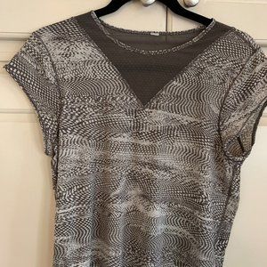 Lululemon work out shirt